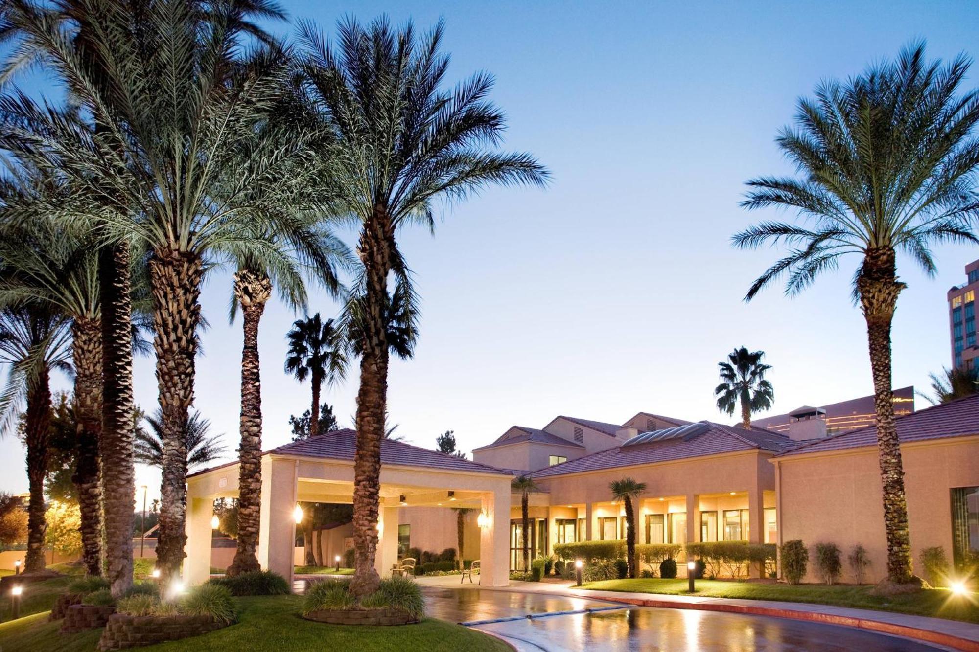 Courtyard By Marriott Las Vegas Convention Center Exterior photo
