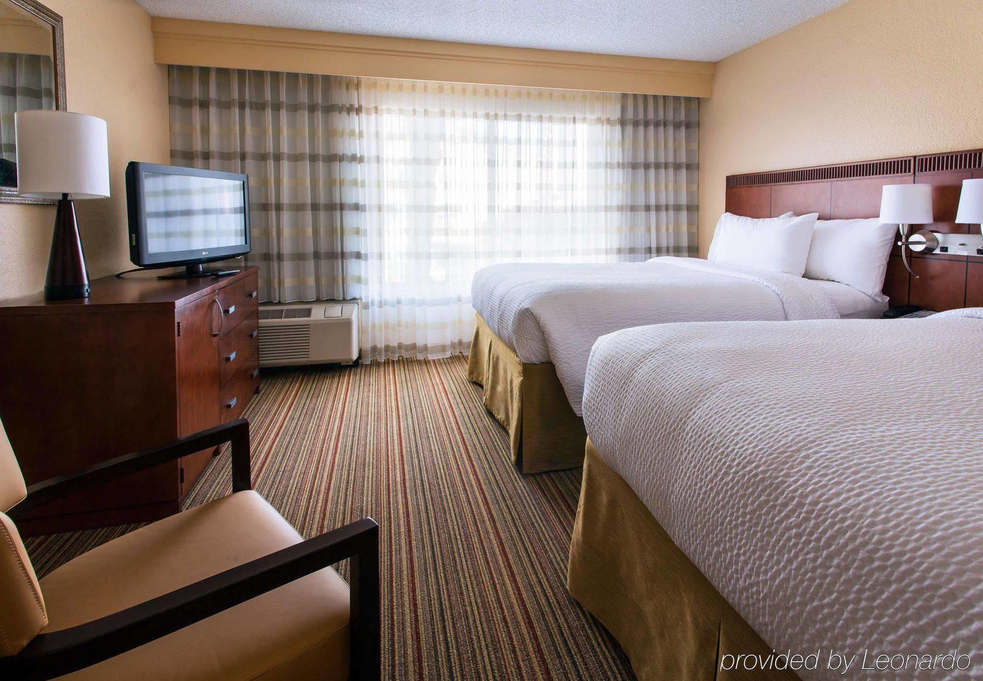 Courtyard By Marriott Las Vegas Convention Center Exterior photo