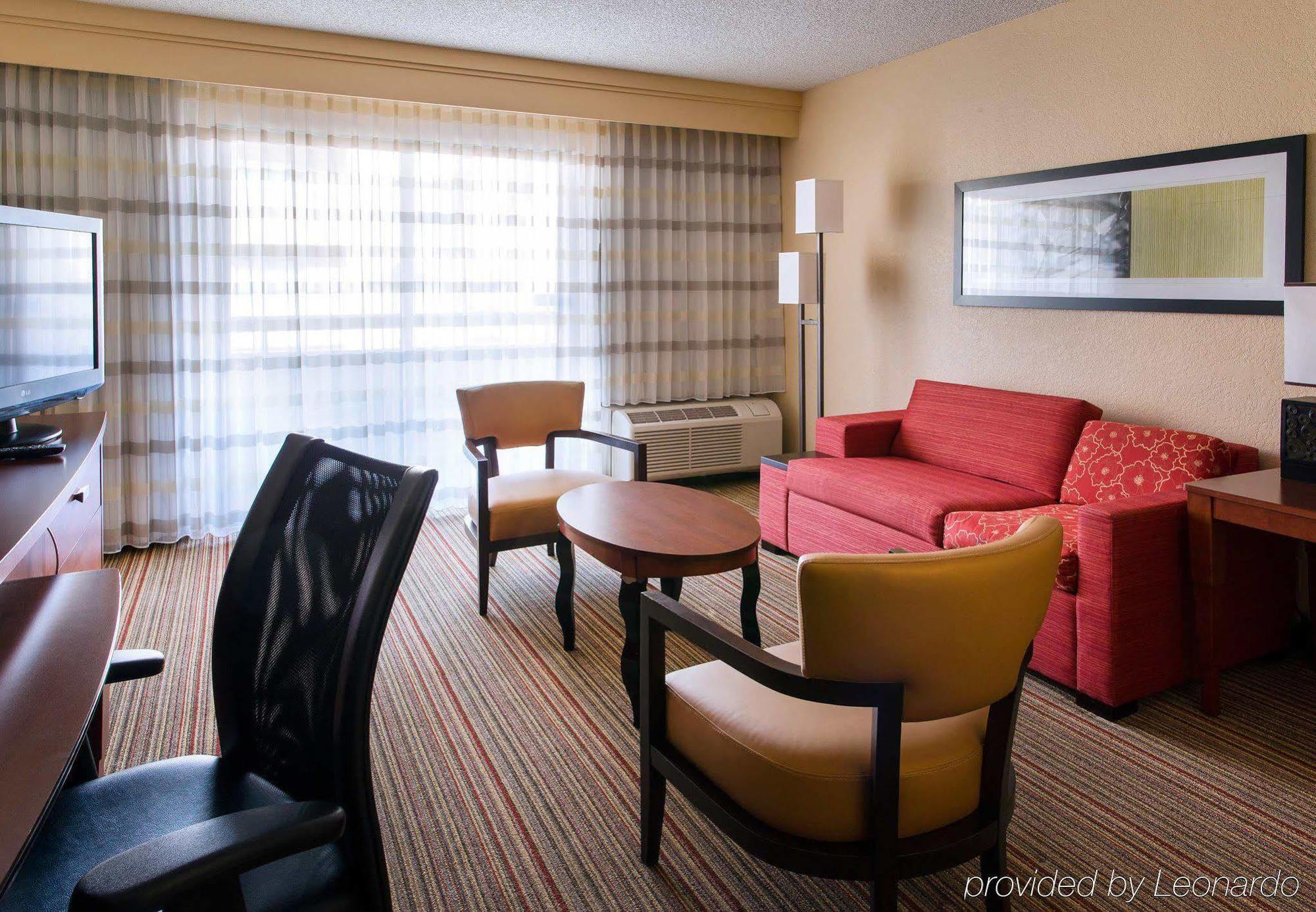 Courtyard By Marriott Las Vegas Convention Center Exterior photo