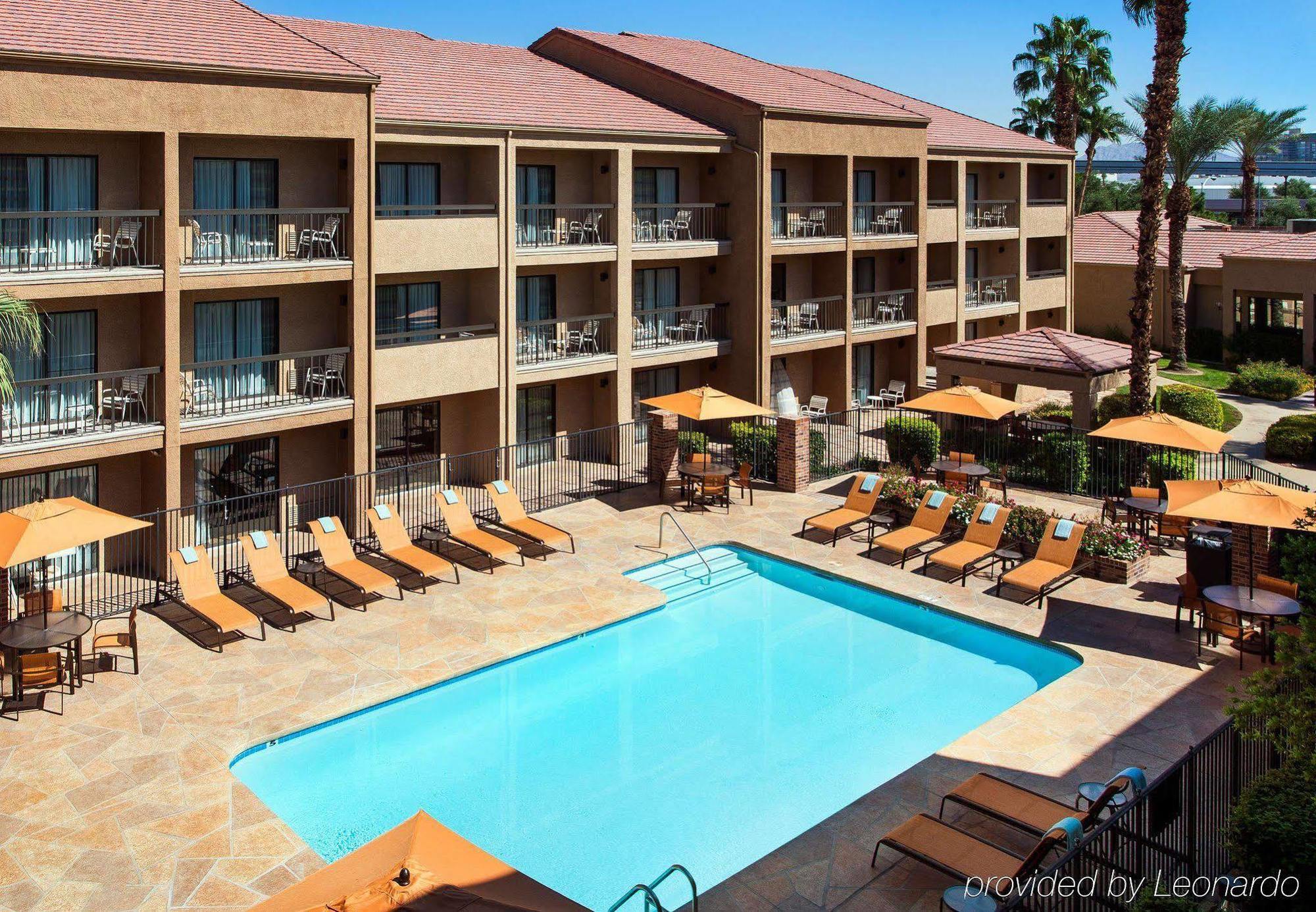 Courtyard By Marriott Las Vegas Convention Center Exterior photo